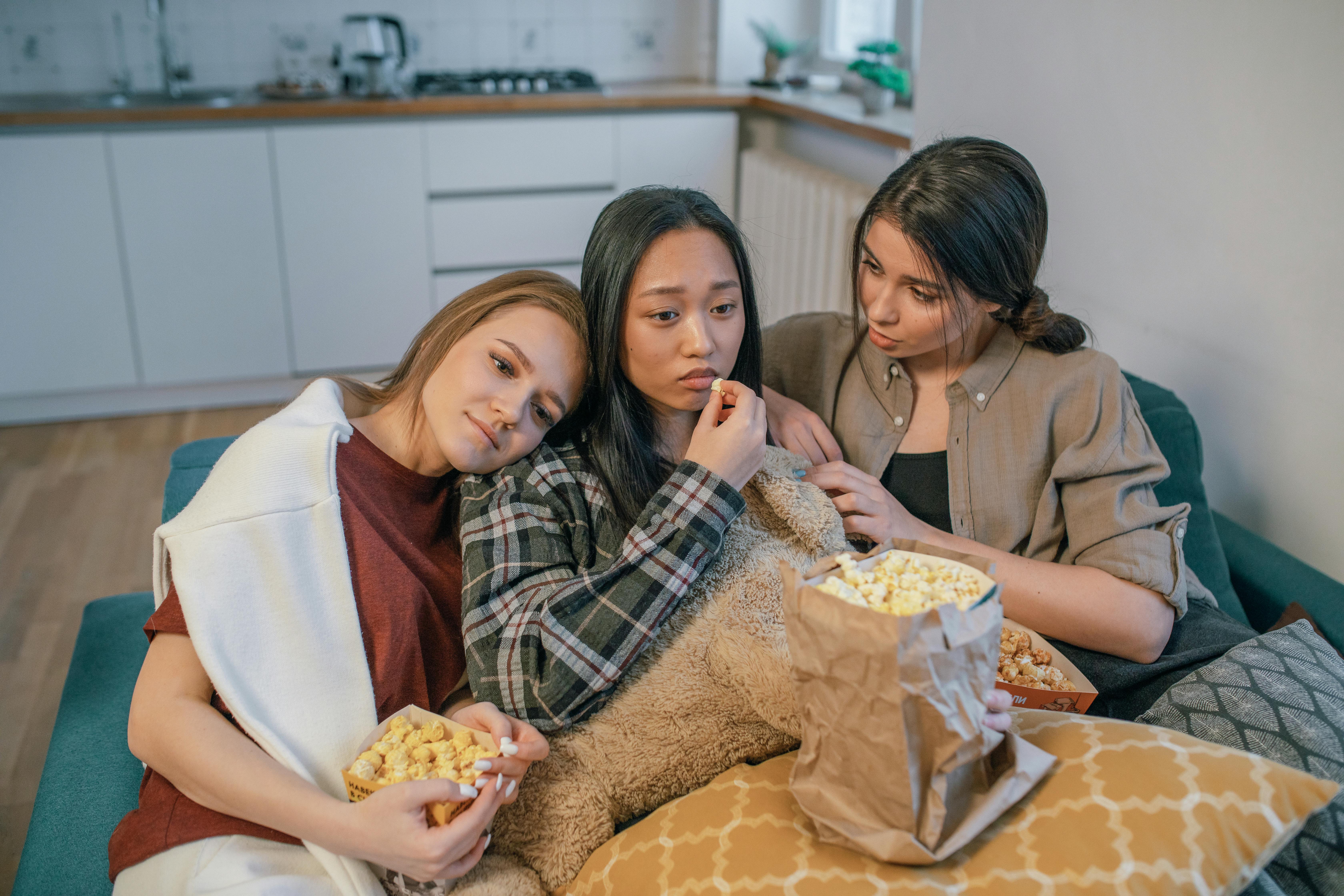 Gratuit Photos gratuites de à l'intérieur, amis, amitié Photos