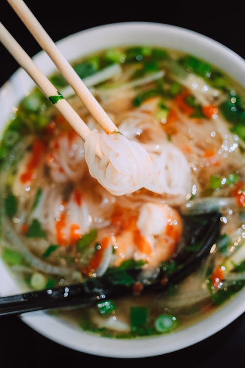 Gratis stockfoto met Aziatisch eten, chopsticks, heerlijk