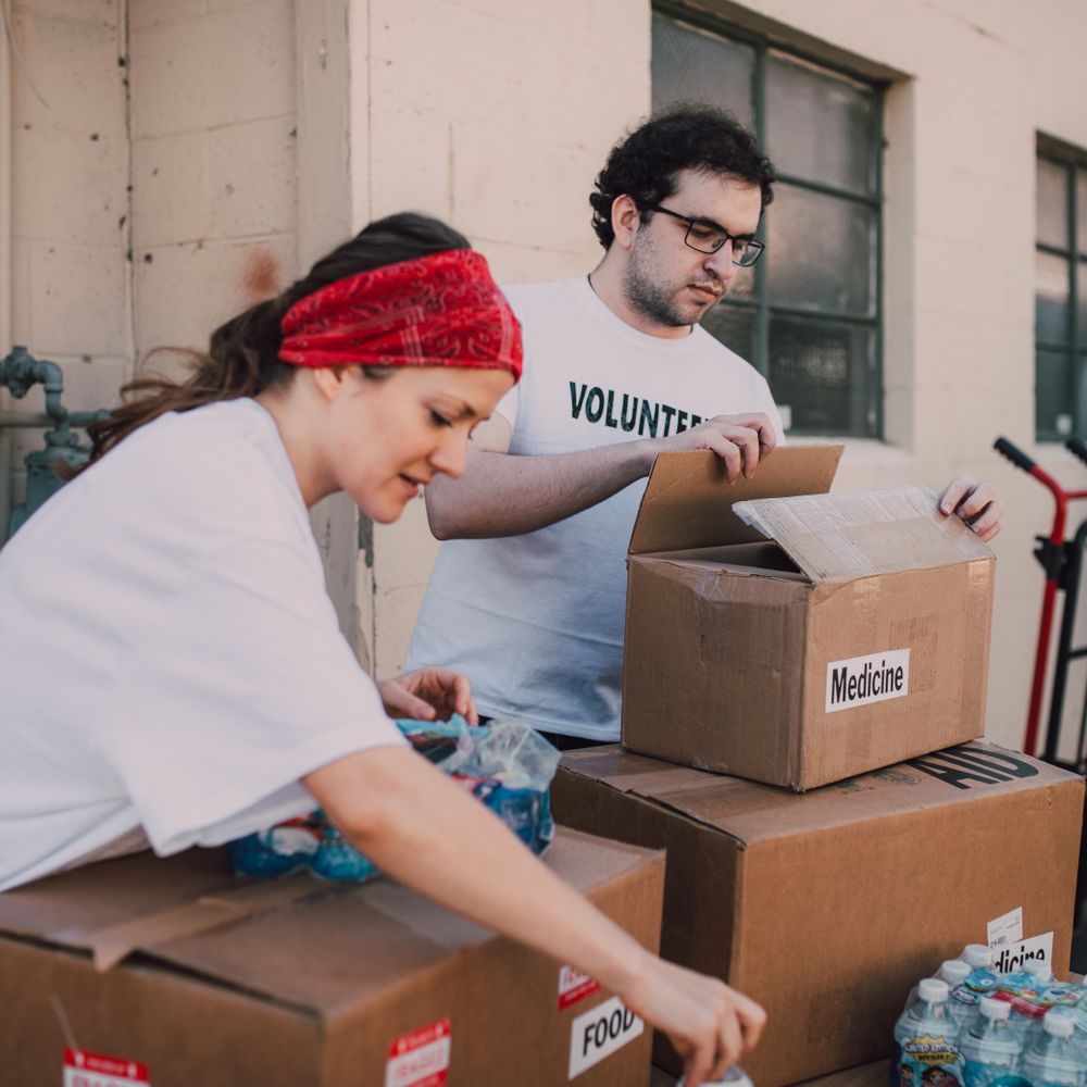 Washington — professional packers wrapping and boxing belongings