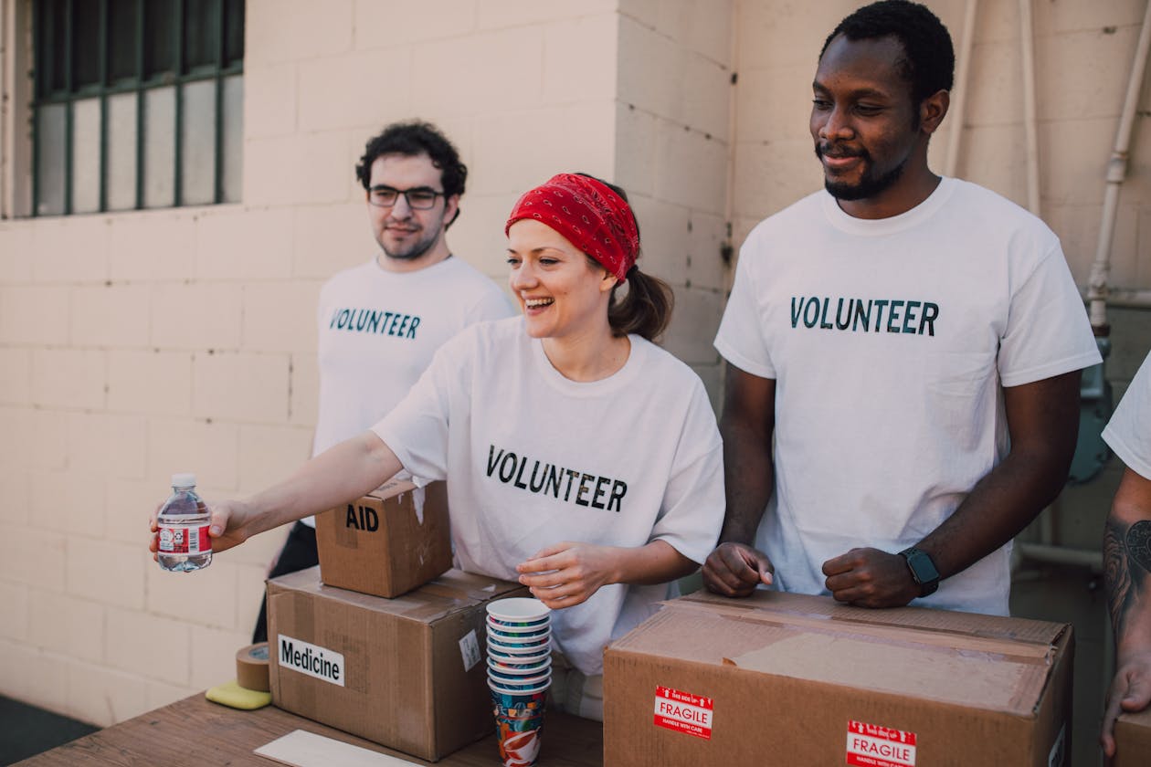 Volunteers working together