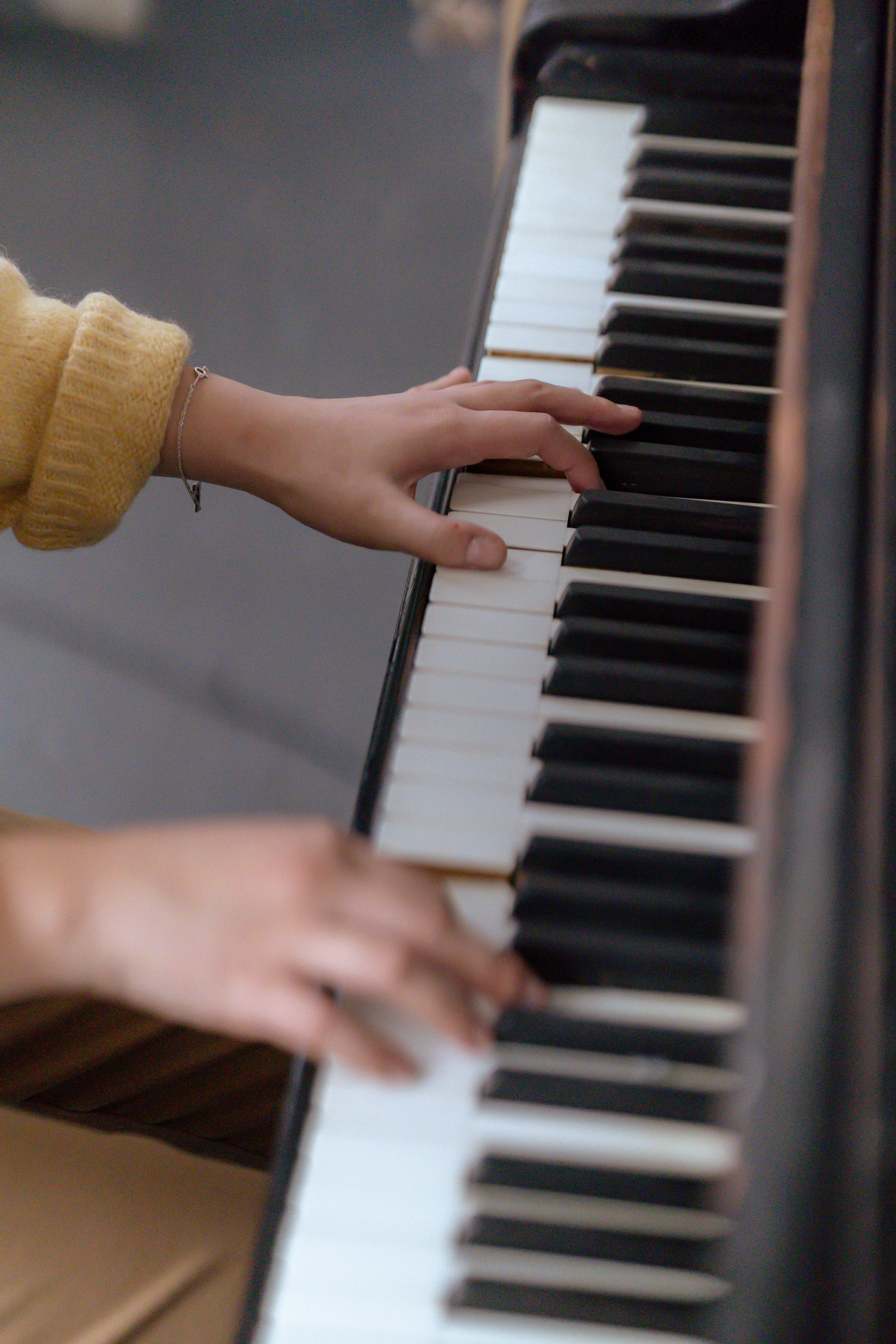 Piano lesson online hi-res stock photography and images - Alamy