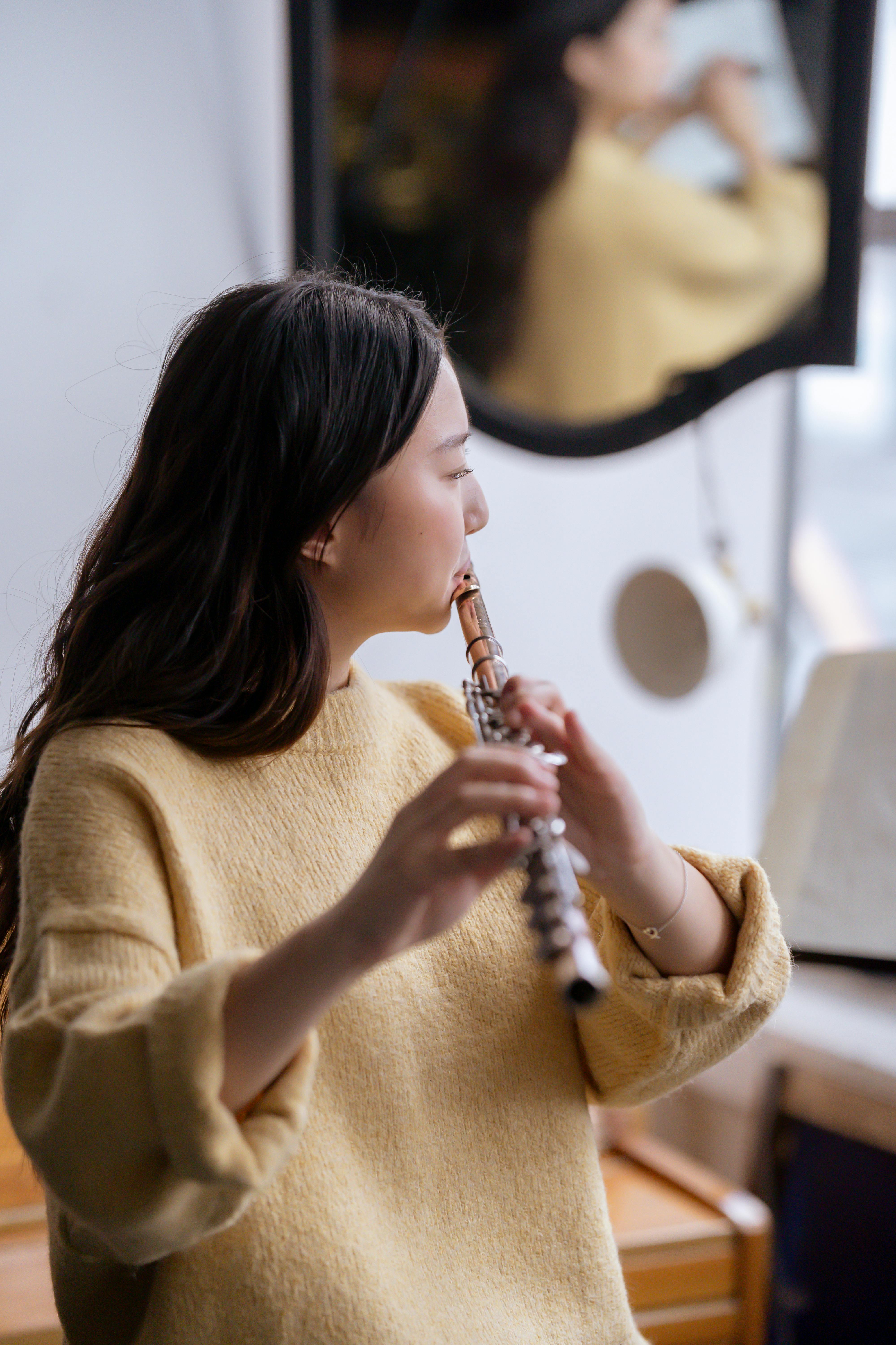 What is the most viewed song in 1 hour?