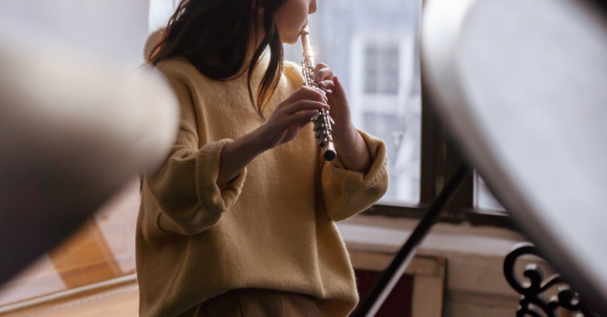 How to play low notes flute