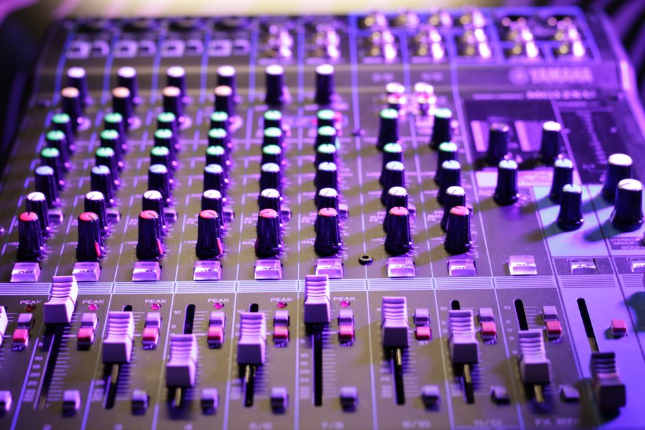 stage lighting controller, dmx console, concert lights