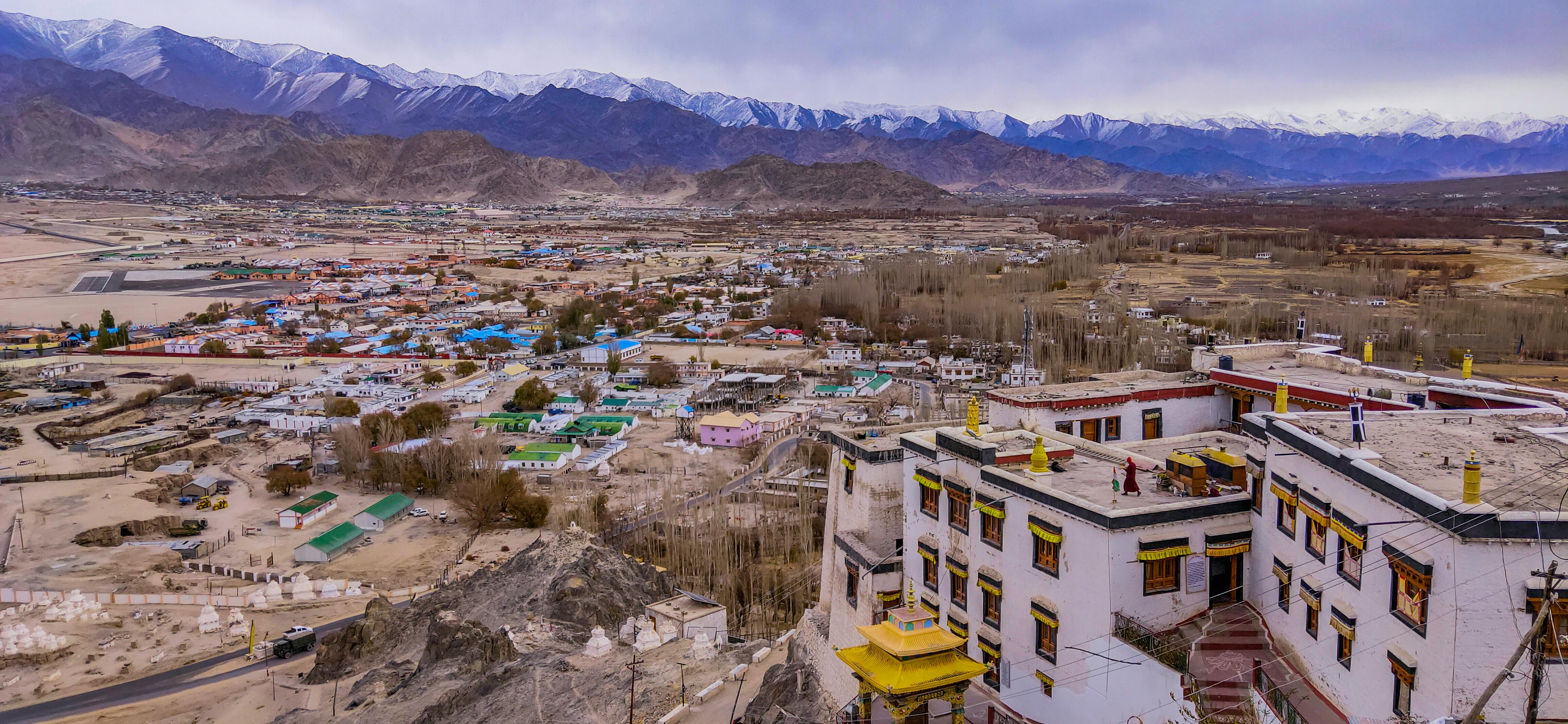 Gói bánh chưng ngày tết