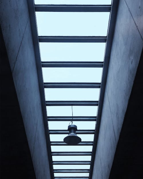 Lamp under Windows in Ceiling