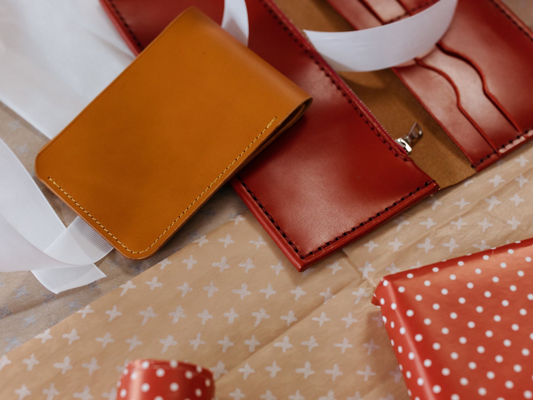Leavesden Green — professional packers wrapping and boxing belongings