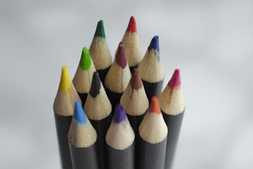 Ilmainen kuvapankkikuva tunnisteilla lähikuva, teroitettu, värilliset kynät Kuvapankkikuva