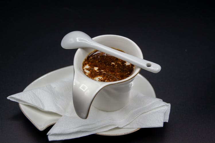 Ceramic Gravy Boat With Oil Sauce