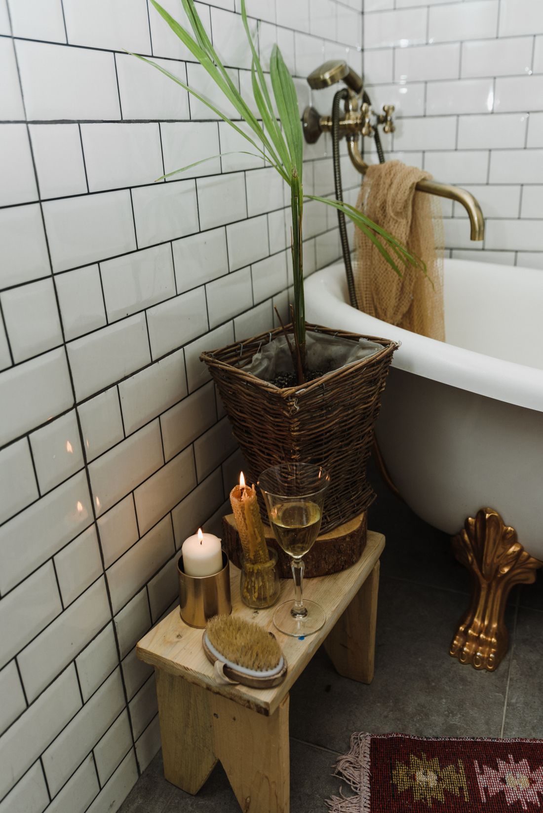 Bathroom decor inspiration photograph for 5. Peel And Stick Tile Accents
