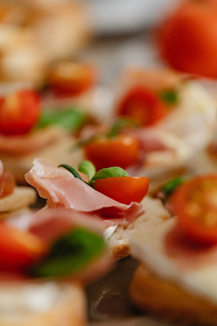 Bread With Ham And Tomatoes For Breakfast