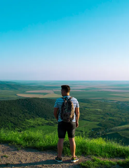 9 Essential Things Travelers Need to Know Before Setting Off