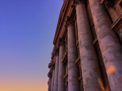 Foto profissional grátis de arquitetônico, basílica de são pedro, capela