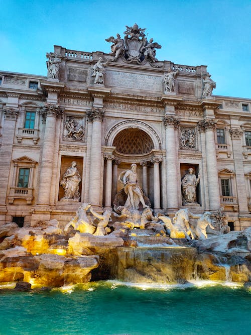 Bezpłatne Darmowe zdjęcie z galerii z architektoniczny, fontanna di trevi, pionowy strzał Zdjęcie z galerii
