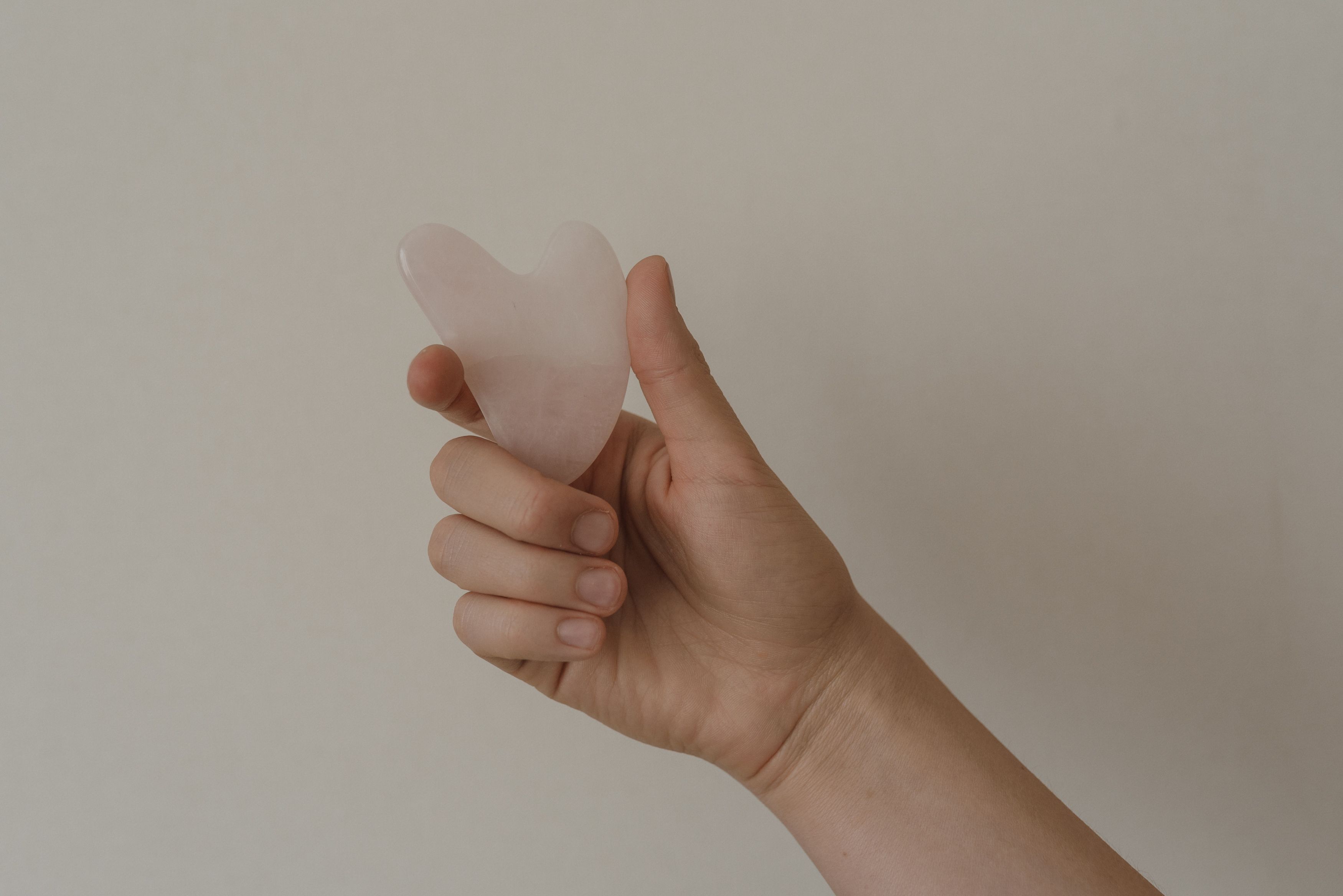 Why Your Gua Sha Routine Isn't Working (And The 3 Mistakes That Are Actually Making You Break Out)