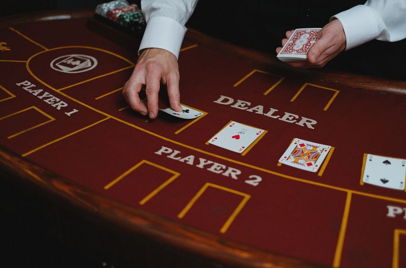 Online Casino: Spielautomaten und Live-Spiele im Überblick