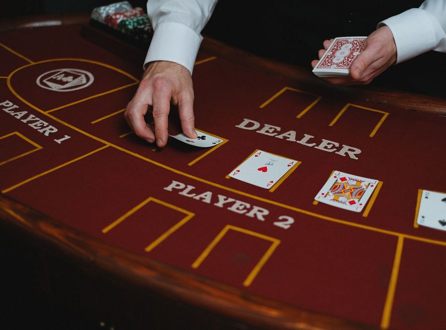 Online Casino: Spielautomaten und Live-Spiele im Überblick