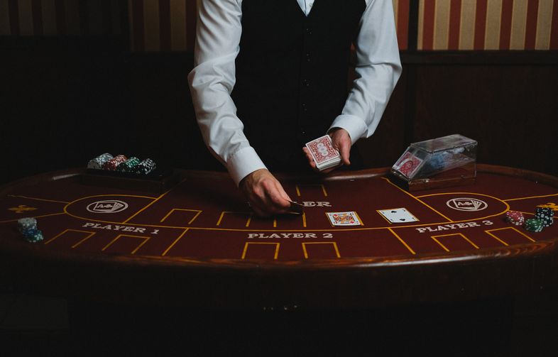 Online Casino: Spielautomaten und Live-Spiele im Überblick