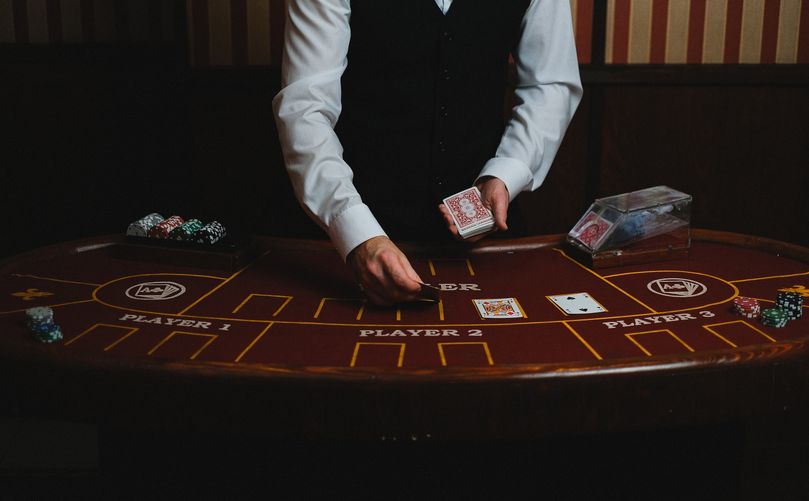 Online Casino: Spielautomaten und Live-Spiele im Überblick