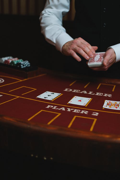 Foto d'estoc gratuïta de cartes, casino, croupier