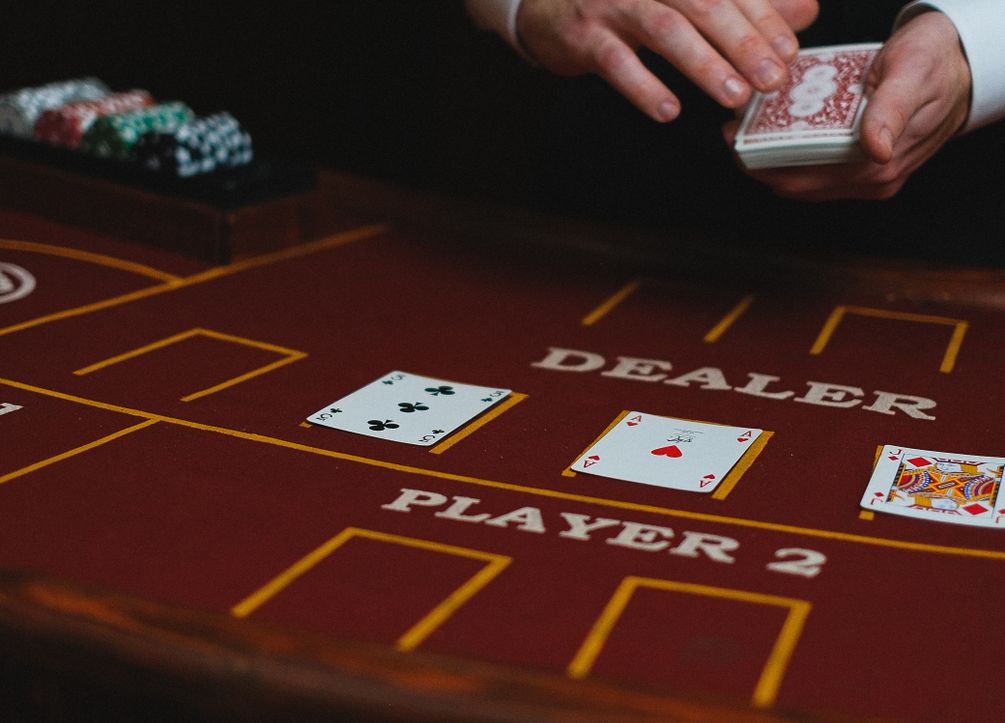 Online Casino: Spielautomaten und Live-Spiele im Überblick