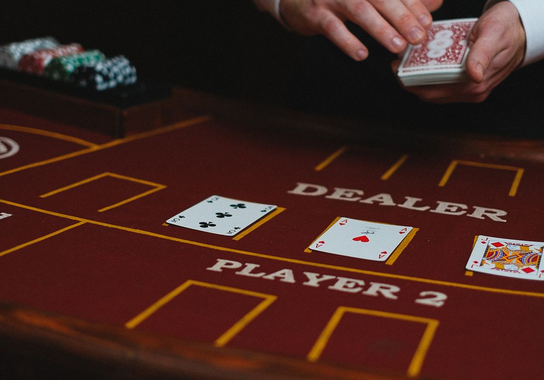 Online Casino: Spielautomaten und Live-Spiele im Überblick