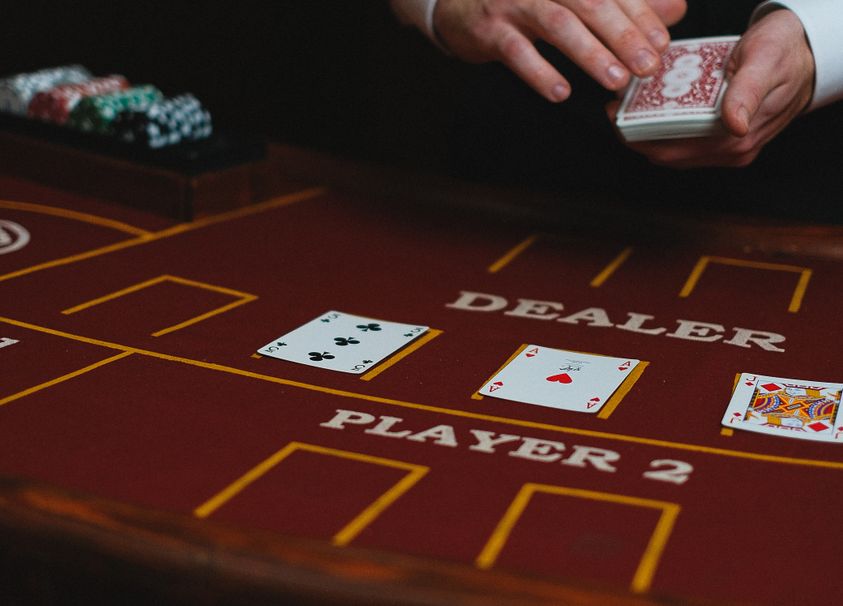 Online Casino: Spielautomaten und Live-Spiele im Überblick