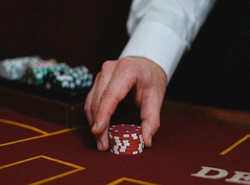 Online Casino: Spielautomaten und Live-Spiele im Überblick