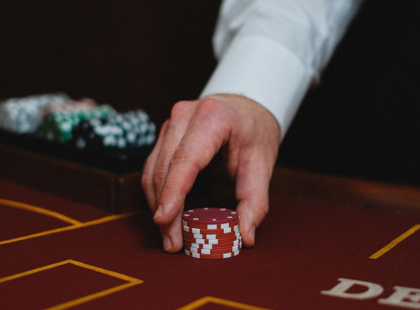 Online Casino: Spielautomaten und Live-Spiele im Überblick