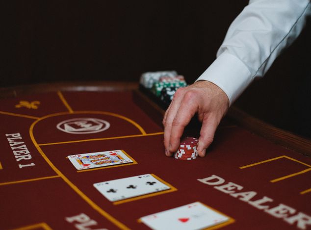 Online Casino: Spielautomaten und Live-Spiele im Überblick