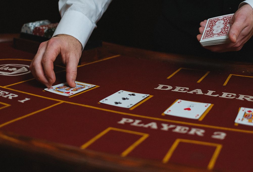 Online Casino: Spielautomaten und Live-Spiele im Überblick