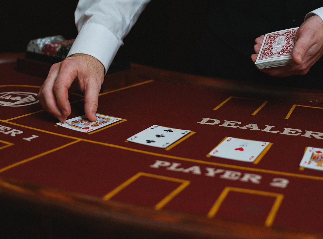 Vergleich von Video-Poker und Casino-Poker-Varianten im Online-Casino