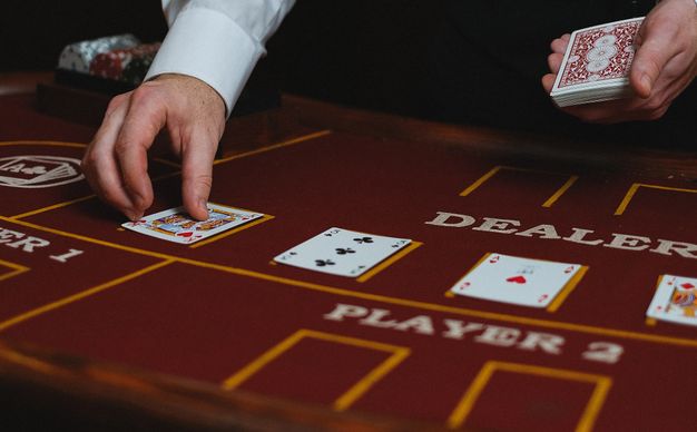 Online Casino: Spielautomaten und Live-Spiele im Überblick