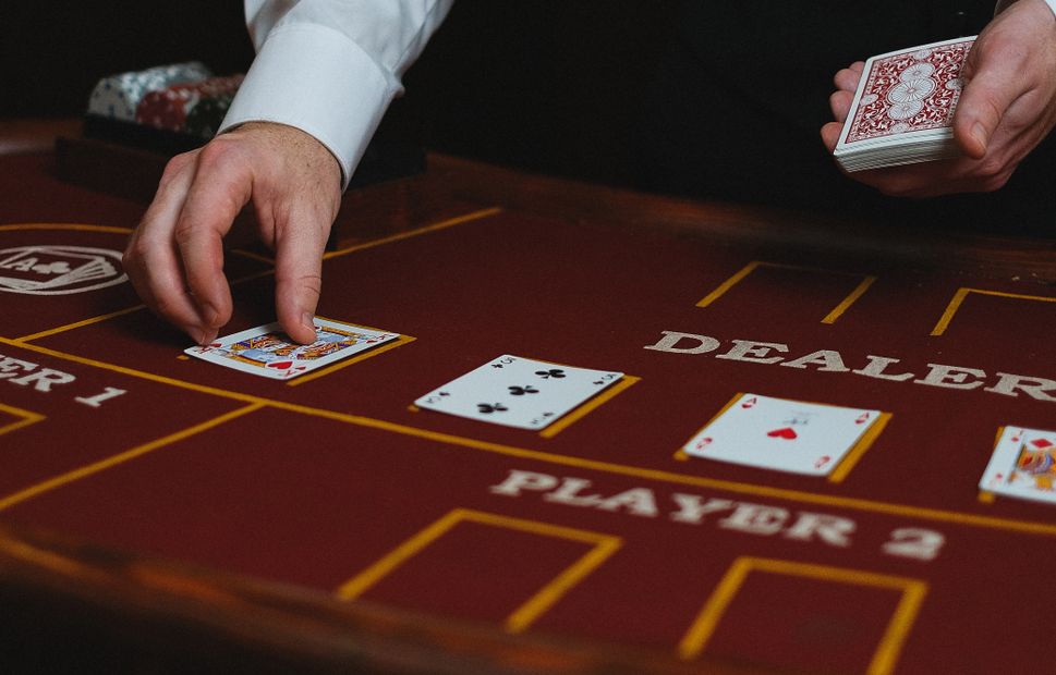 Online Casino: Spielautomaten und Live-Spiele im Überblick