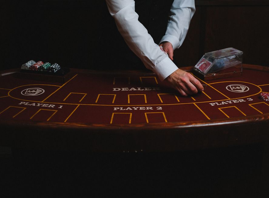 Online Casino: Spielautomaten und Live-Spiele im Überblick