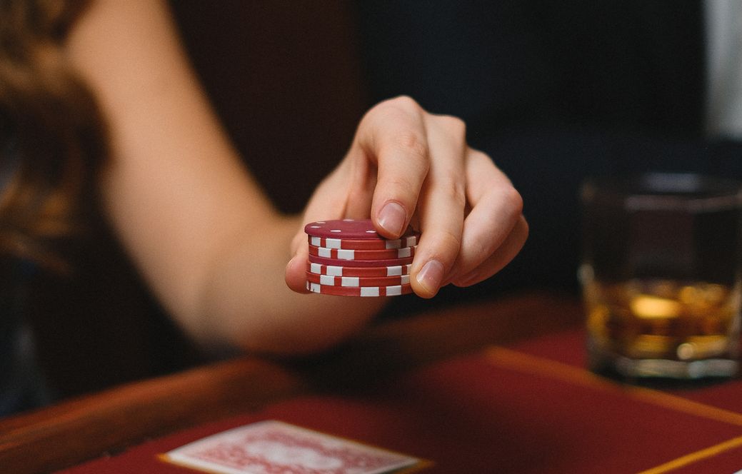 Online Roulette Rad im Casino mit verschiedenen Einsatzmöglichkeiten