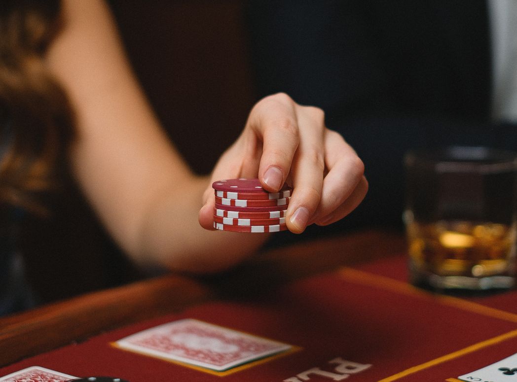 Online Casino: Spielautomaten und Live-Spiele im Überblick