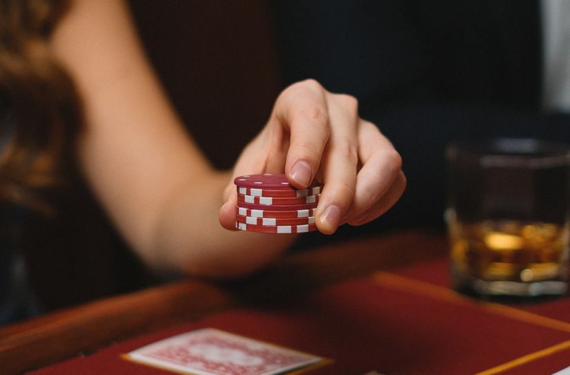 Online Casino: Spielautomaten und Live-Spiele im Überblick