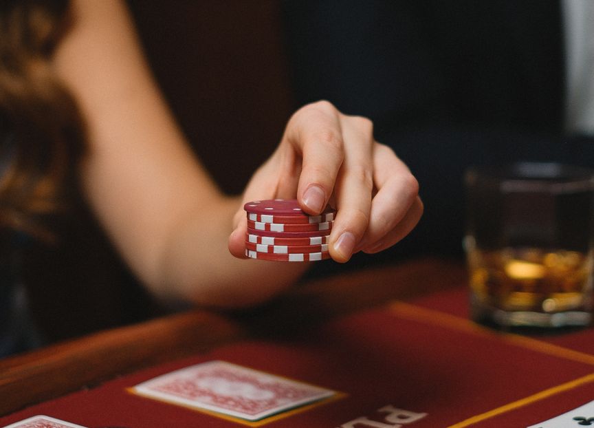 Online Casino: Spielautomaten und Live-Spiele im Überblick