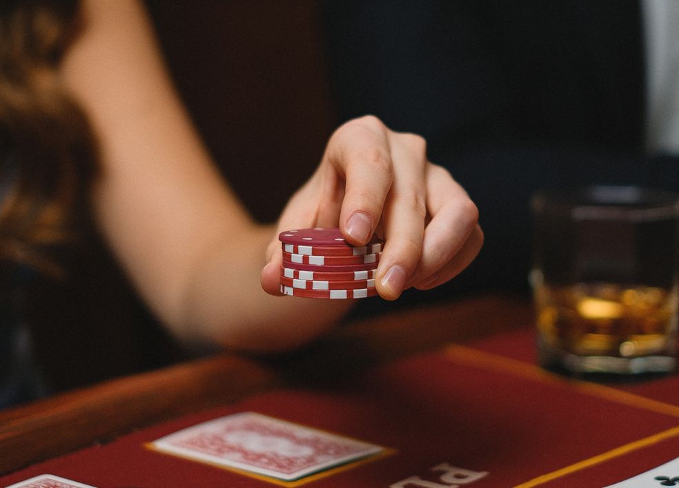 Online Casino: Spielautomaten und Live-Spiele im Überblick