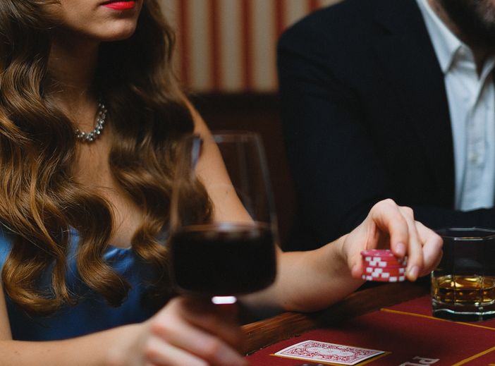 Online Casino: Spielautomaten und Live-Spiele im Überblick