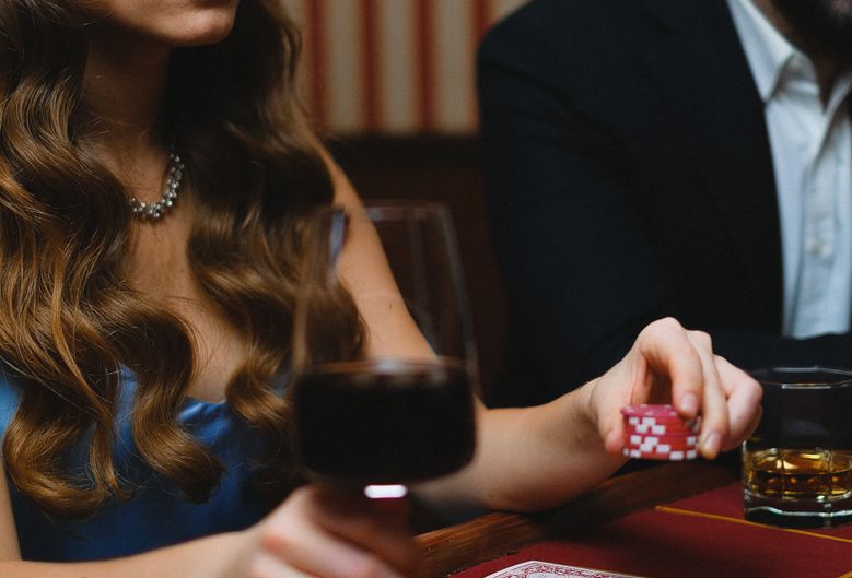 Online Casino: Spielautomaten und Live-Spiele im Überblick