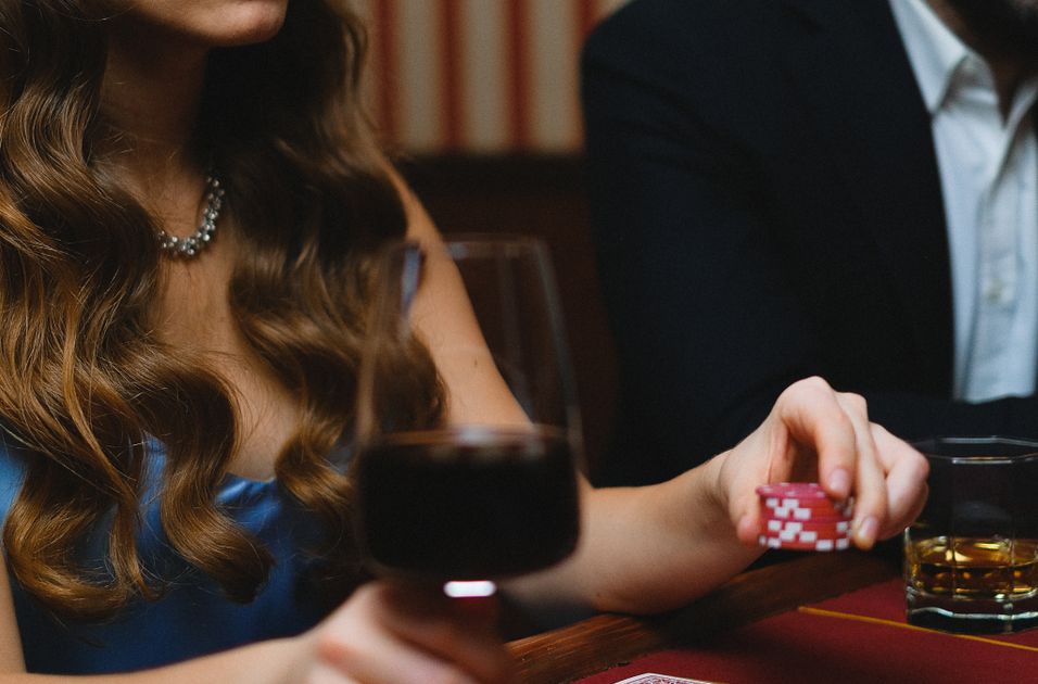 Online Casino: Spielautomaten und Live-Spiele im Überblick