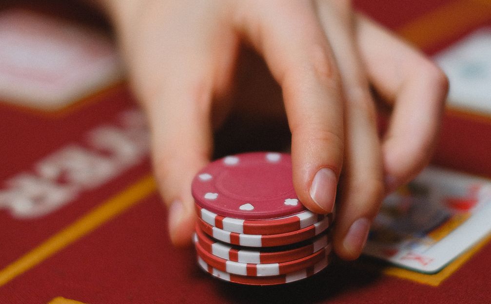 Online Casino: Spielautomaten und Live-Spiele im Überblick