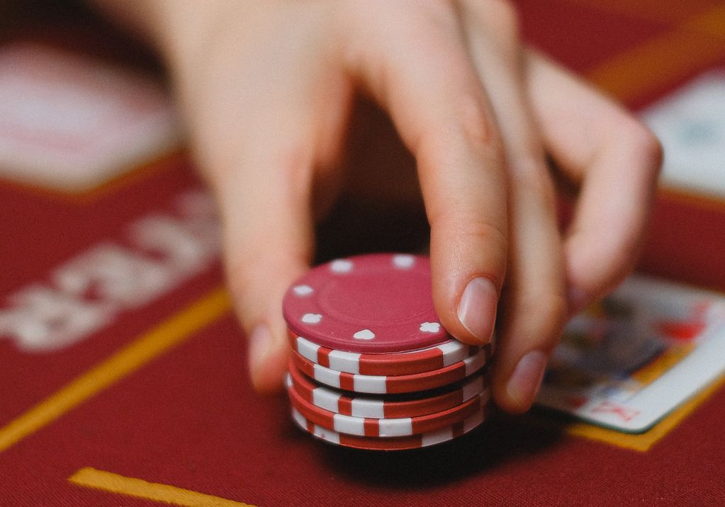 Online Casino: Spielautomaten und Live-Spiele im Überblick