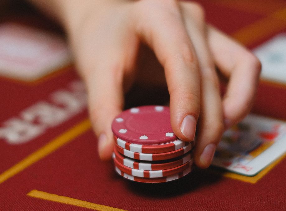 Online Casino: Spielautomaten und Live-Spiele im Überblick