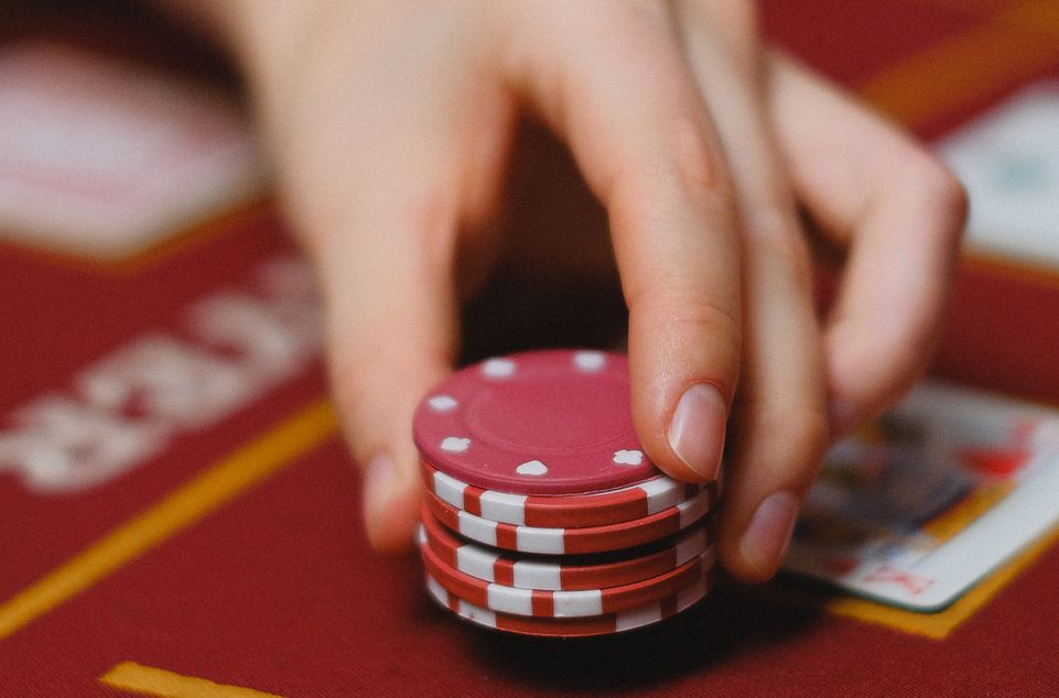 Online Casino: Spielautomaten und Live-Spiele im Überblick