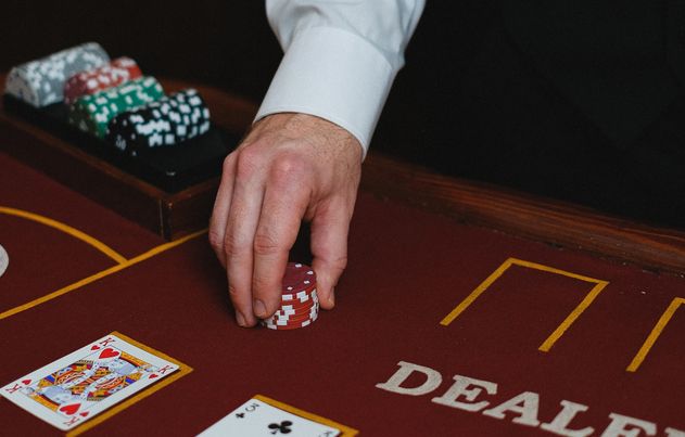 Online Casino: Spielautomaten und Live-Spiele im Überblick