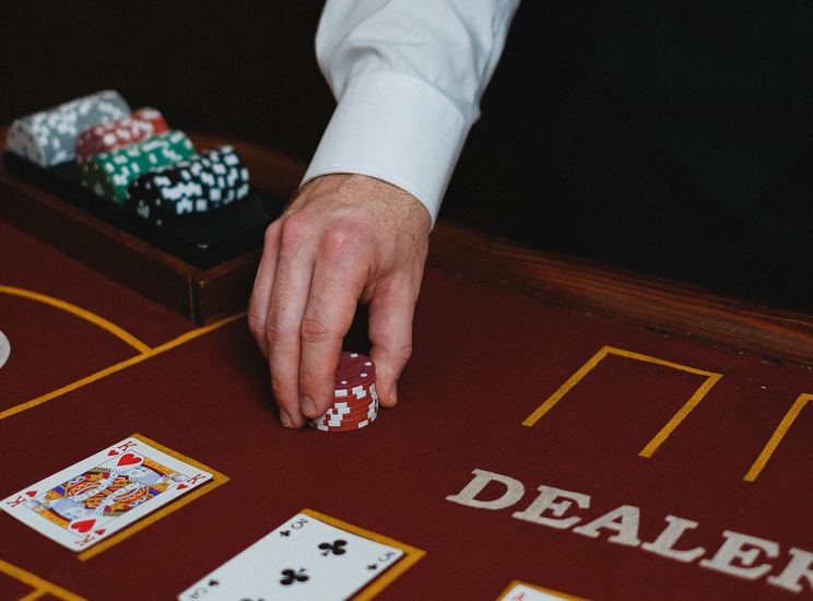 Online Casino: Spielautomaten und Live-Spiele im Überblick
