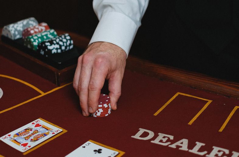 Online Casino: Spielautomaten und Live-Spiele im Überblick